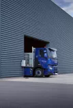 Renault Trucks E-Tech C en charge dans un entrepĂ´t
