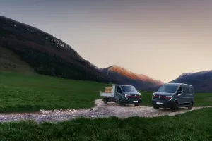 Renault Trucks Master Red EDITION OFFROAD in de bergen