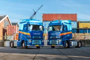 Renault Trucks T Highs voor Van Tiel 3