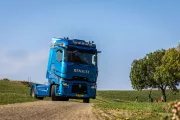 Hannewijk Transporten 70 jaar jubileum editie T High vooraanzicht