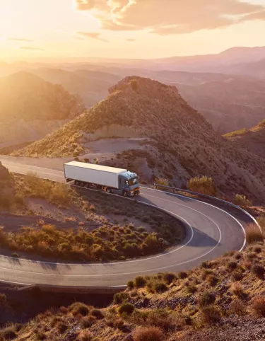 NL - T High rijdend in de bergen