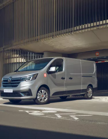 Renault Trucks Trafic leaving an underground parking lot