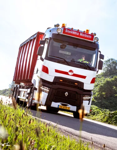 Renault Trucks T High voor Boekema uit Workum 3