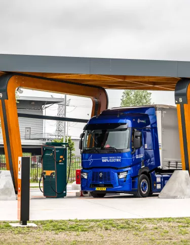 E-Tech T gaat laden bij Milence Zwolle