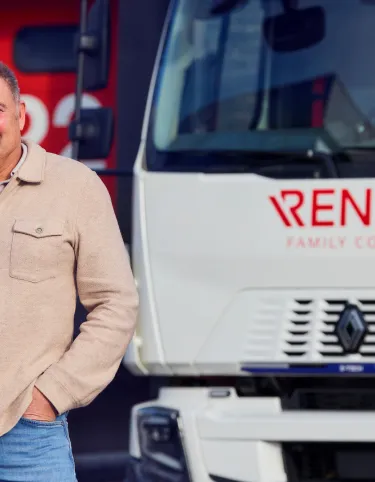 Rensa case: CEO in front of a Renault Trucks E-TECH D